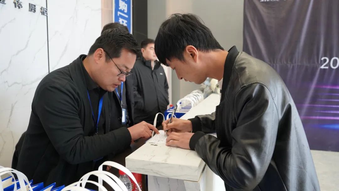 图片尺寸:1080 x 608 简一家居4.22日工场团购“狂飙”盛宴美满竣事