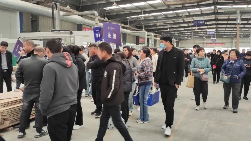 图片尺寸:861 x 485 简一家居4.22日工场团购“狂飙”盛宴美满竣事