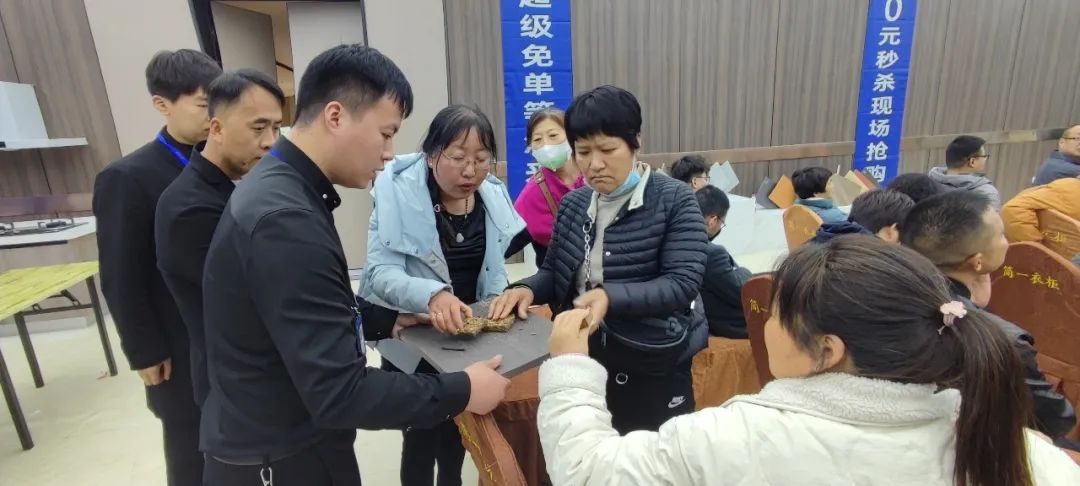 图片尺寸:1080 x 486 简一家居4.22日工场团购“狂飙”盛宴美满竣事